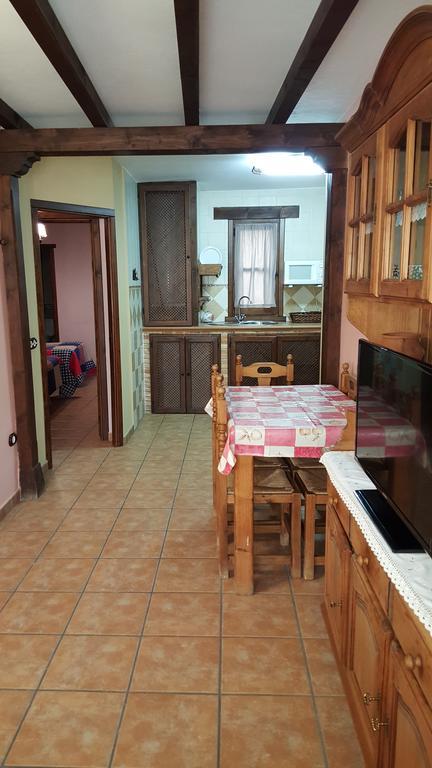Apartamentos Rurales Tauro Cabezuela Del Valle Ngoại thất bức ảnh